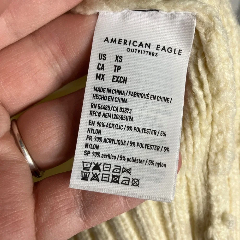 American‎ Eagle cream cable Knit fringe sleeve sweater women's size XS trendy